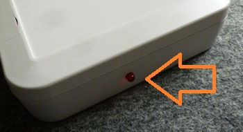 無線中継機本製品専用の電波を中継すると側面の赤色LEDがチカチカ点滅します。